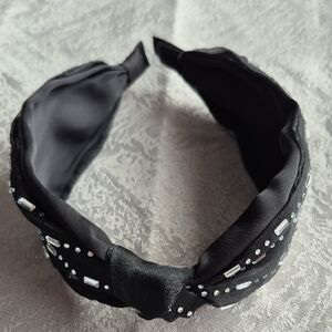 Elegant Black Beaded Hairband
